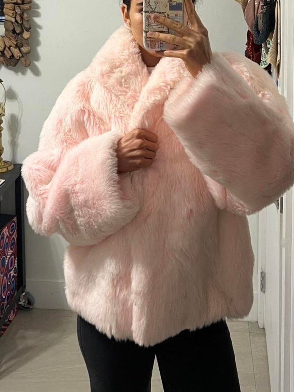 Pink faux fur jacket - Picture 2 of 2